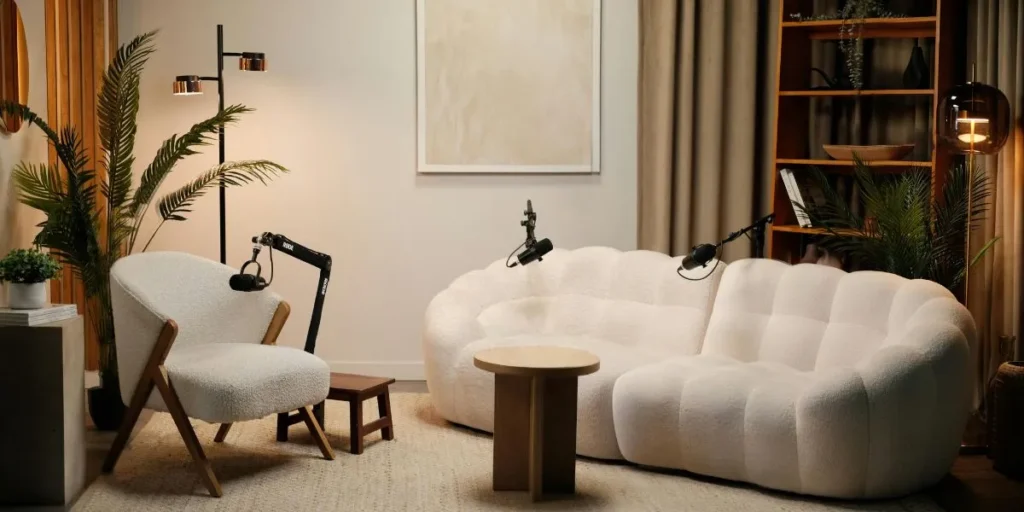 Podcasting With Minimal Tools -
Zero investment business